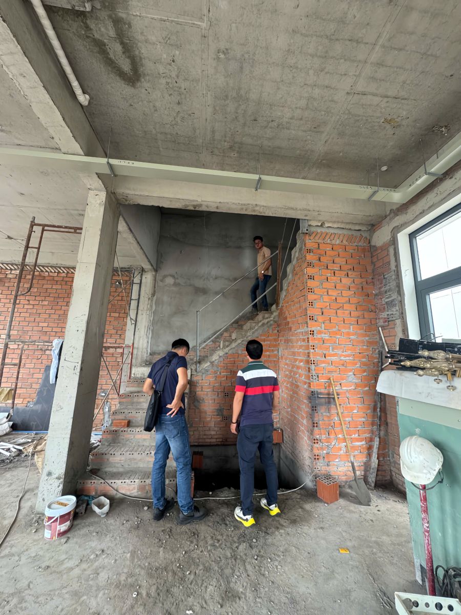 Quy trình lắp đặt thang máy nhà cải tạo